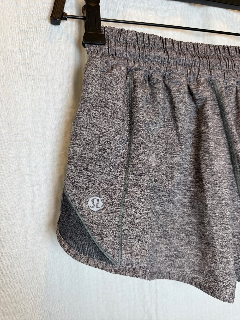 Lululemon Hotty Hot Lined Running Shorts Heathered Grey Size 4 - Picture 6 of 8